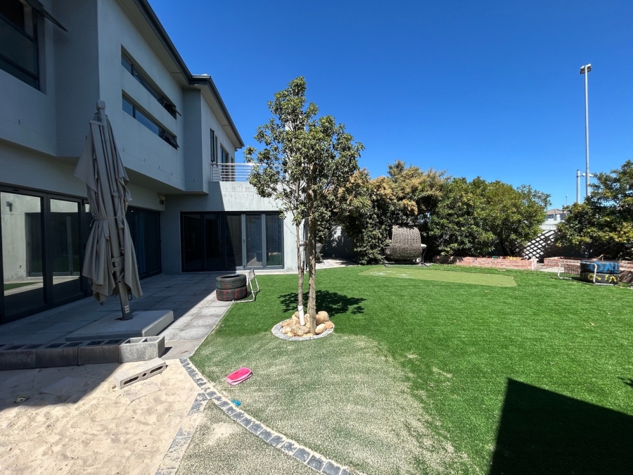 To Let 4 Bedroom Property for Rent in Sandown Western Cape